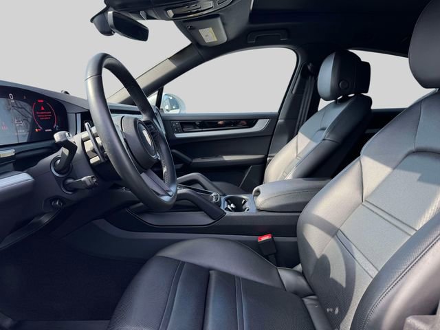 Used 2024 Porsche Cayenne Coupe image 20