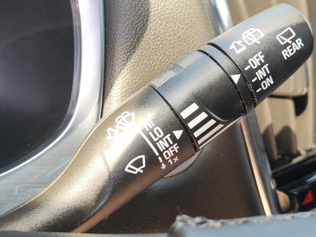 Used 2023 Chevrolet Traverse RS w/ LPO, Floor Liner Package image 40