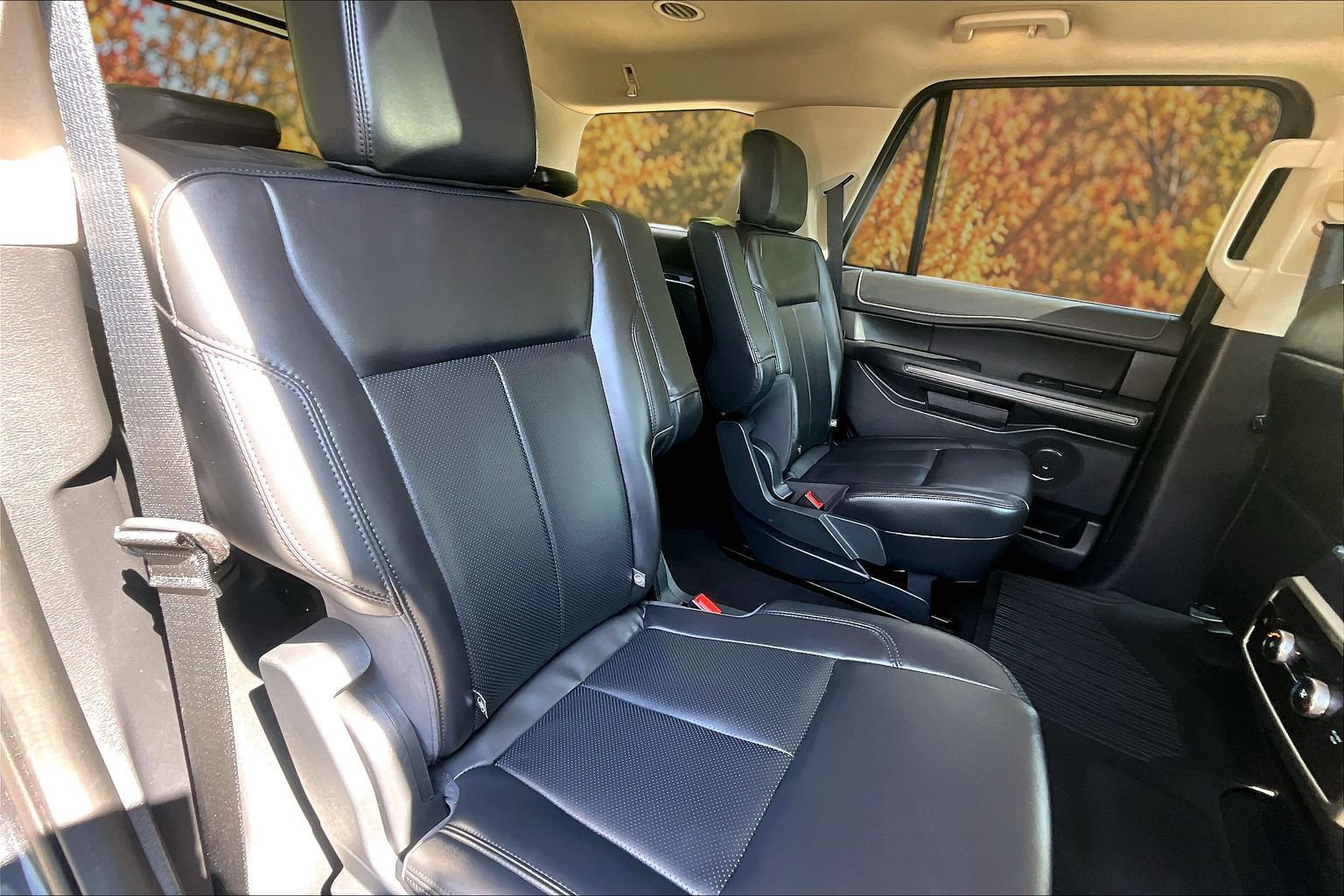 Certified 2024 Ford Expedition XLT AWD/4WD image 30