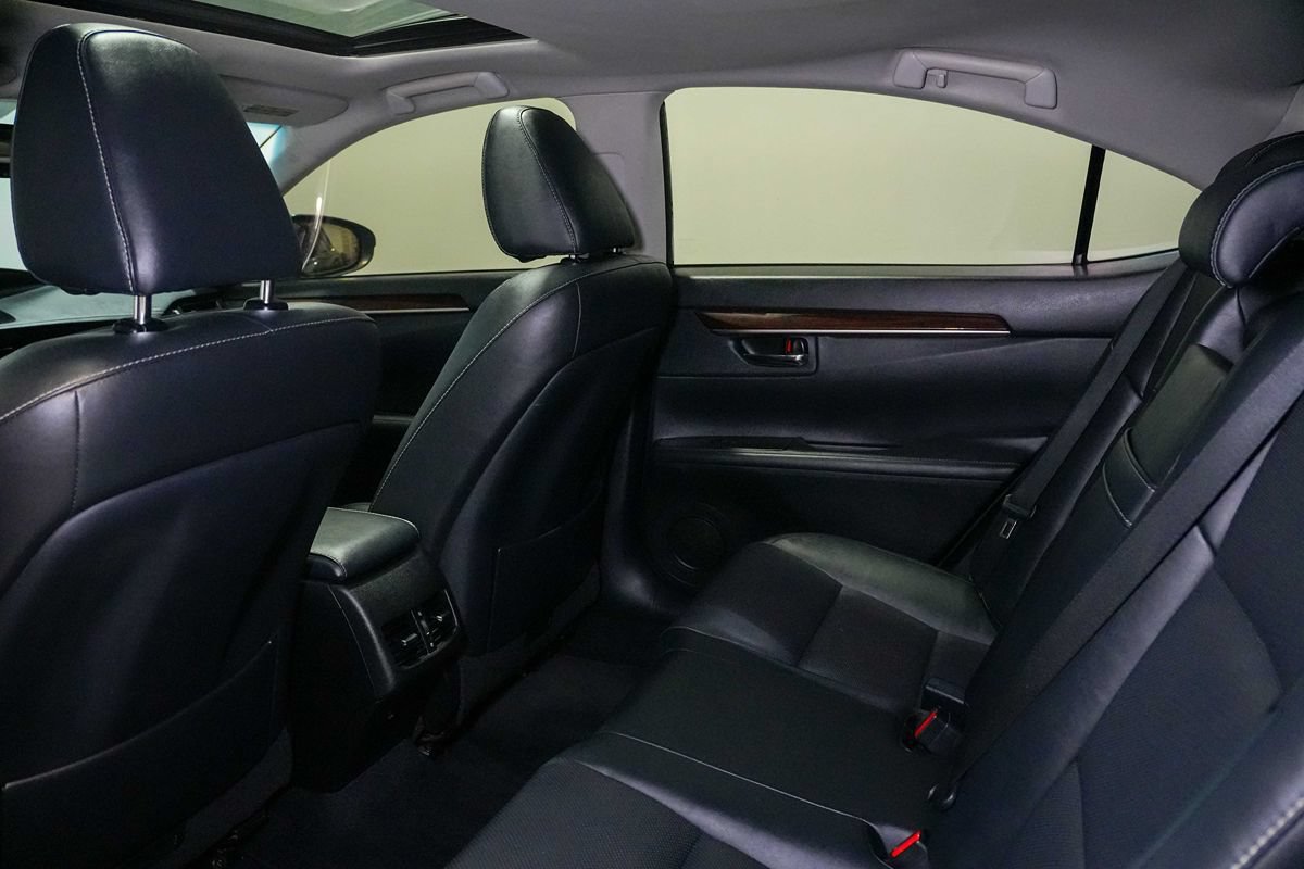 Used 2015 Lexus ES 350 w/ Premium Package FWD image 19
