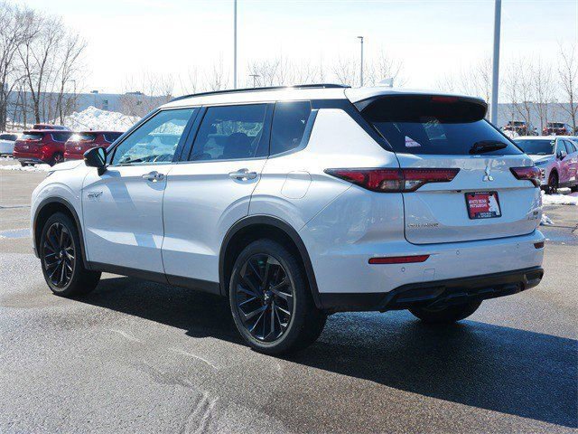 Used 2025 Mitsubishi Outlander SEL Black Edition image 5