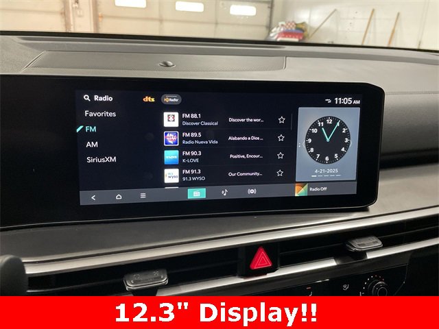 Used 2025 Kia Sorento LX image 22