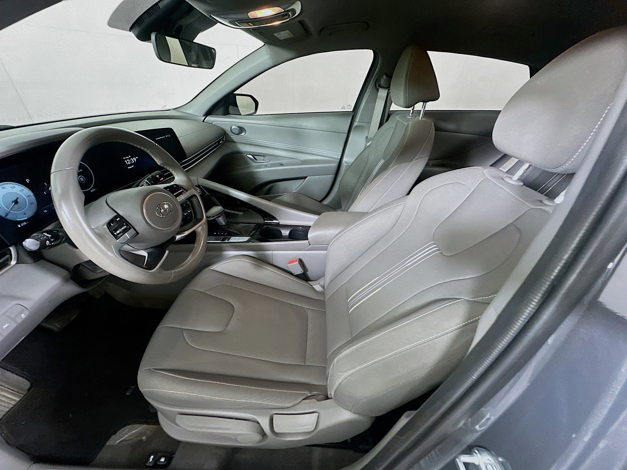 Used 2023 Hyundai Elantra SEL w/ Convenience Package image 13