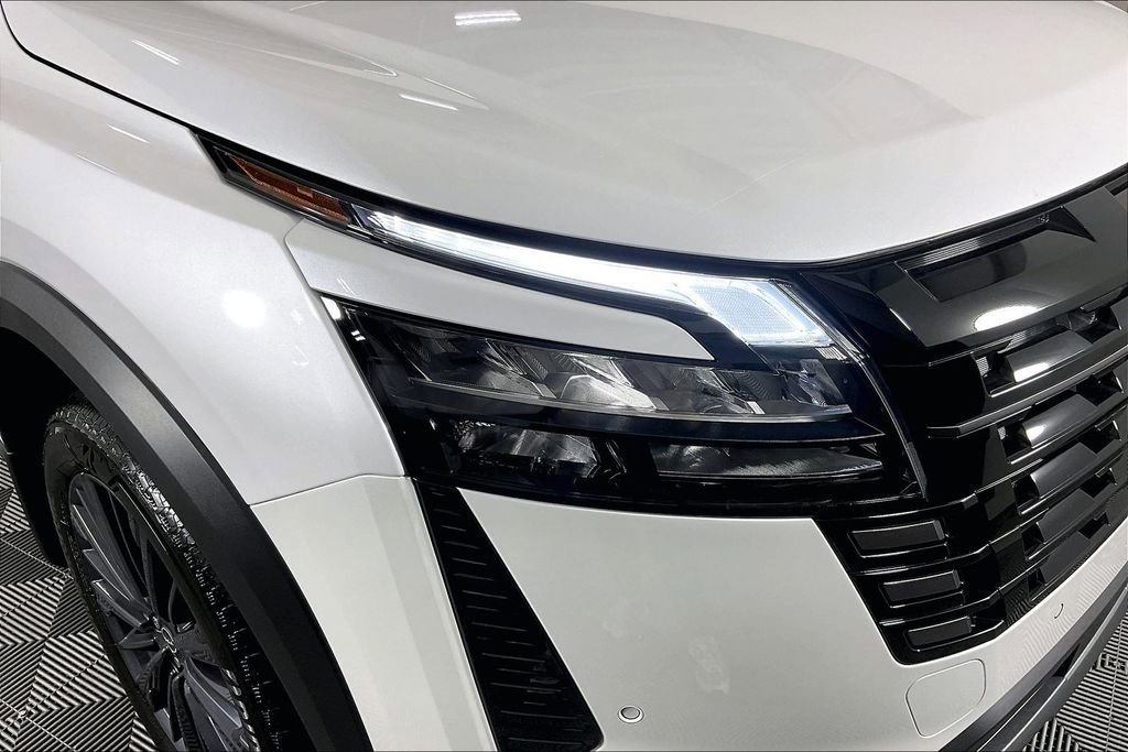 New 2026 Nissan Pathfinder SL image 36