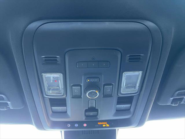 Used 2023 Chevrolet Suburban Premier w/ Advanced Technology Package image 30