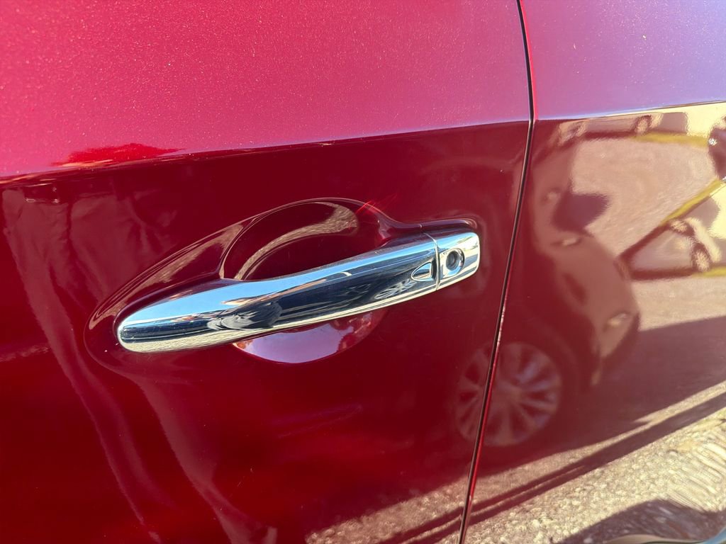 Used 2022 Nissan Murano SV FWD image 13