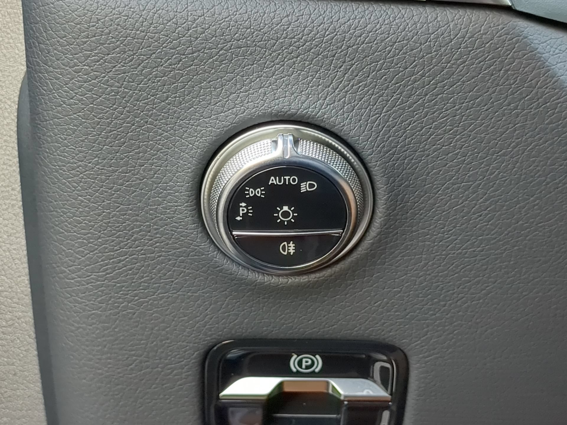 Used 2025 Mercedes-Benz GLC 300 image 64