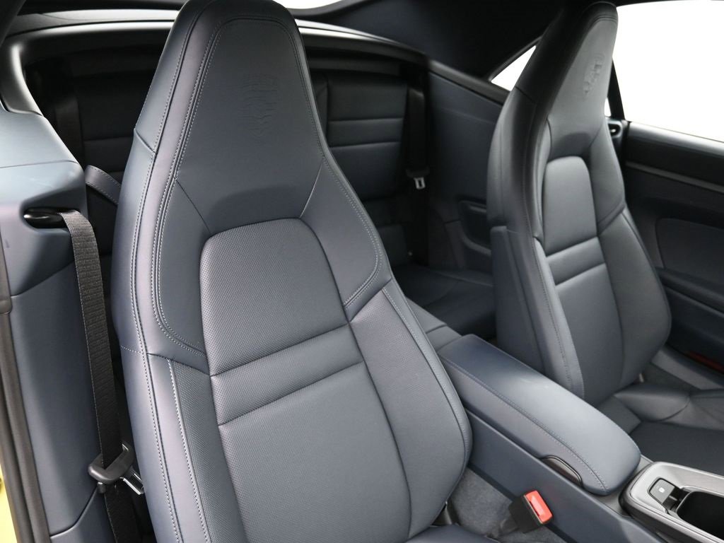 Used 2025 Porsche 911 Carrera image 11