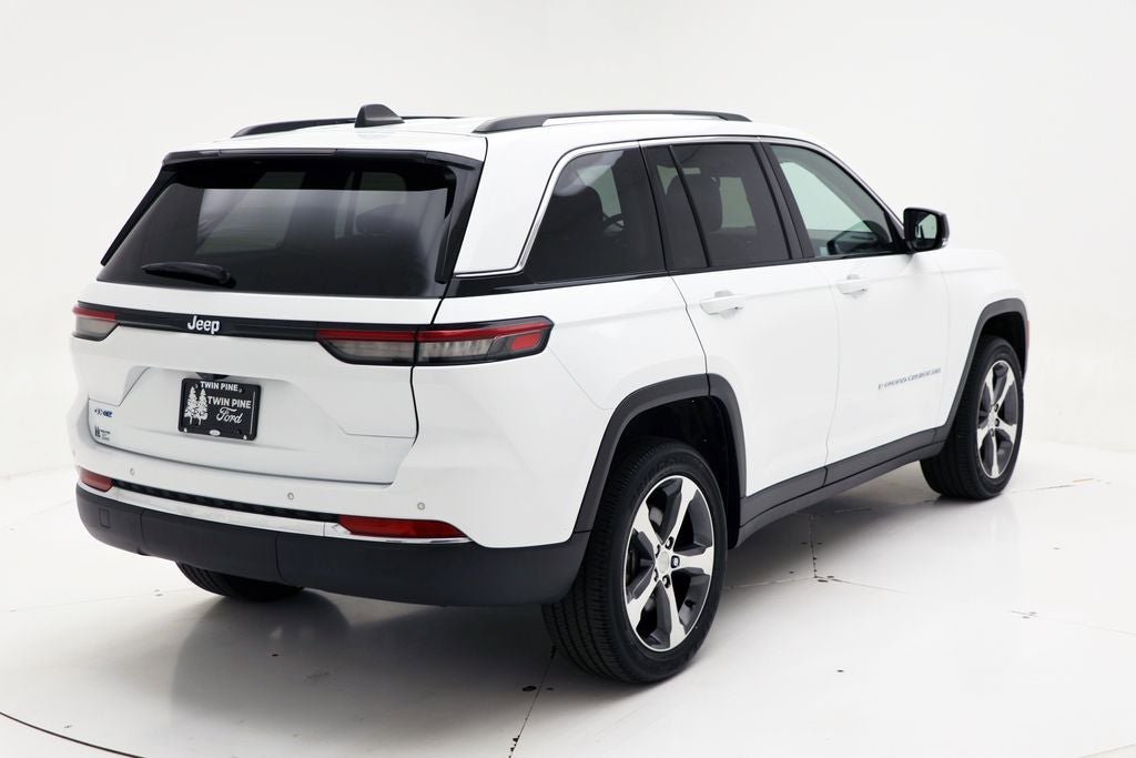 Used 2023 Jeep Grand Cherokee 4WD 4xe image 8