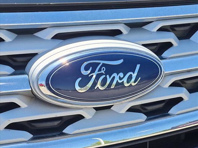 Used 2019 Ford Explorer XLT w/ Equipment Group 202A FWD image 22