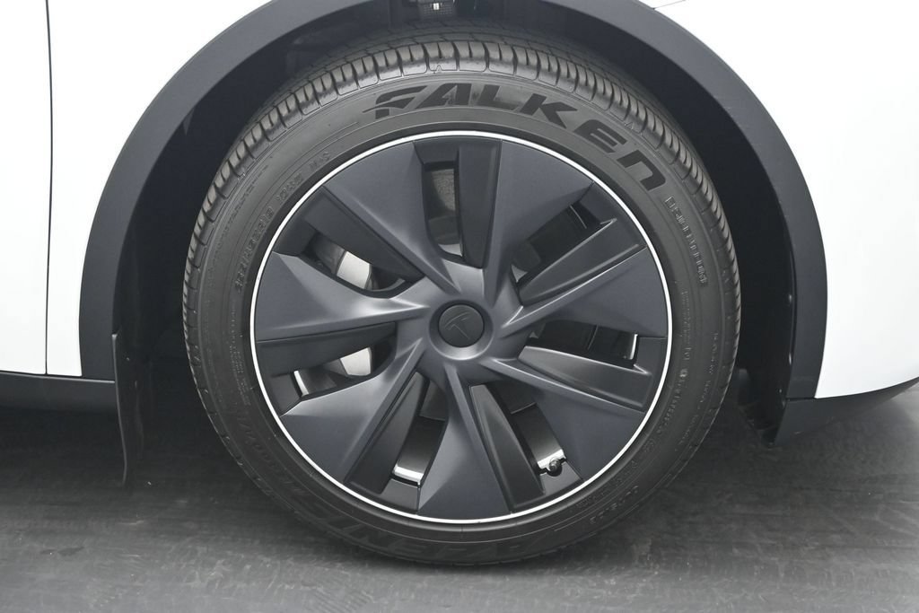 Used 2023 Tesla Model Y Long Range AWD/4WD image 20