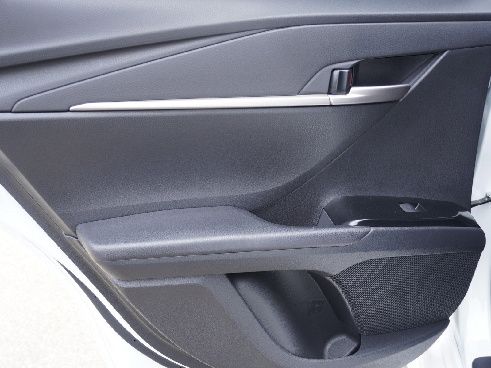 Used 2025 Toyota Camry SE FWD image 11