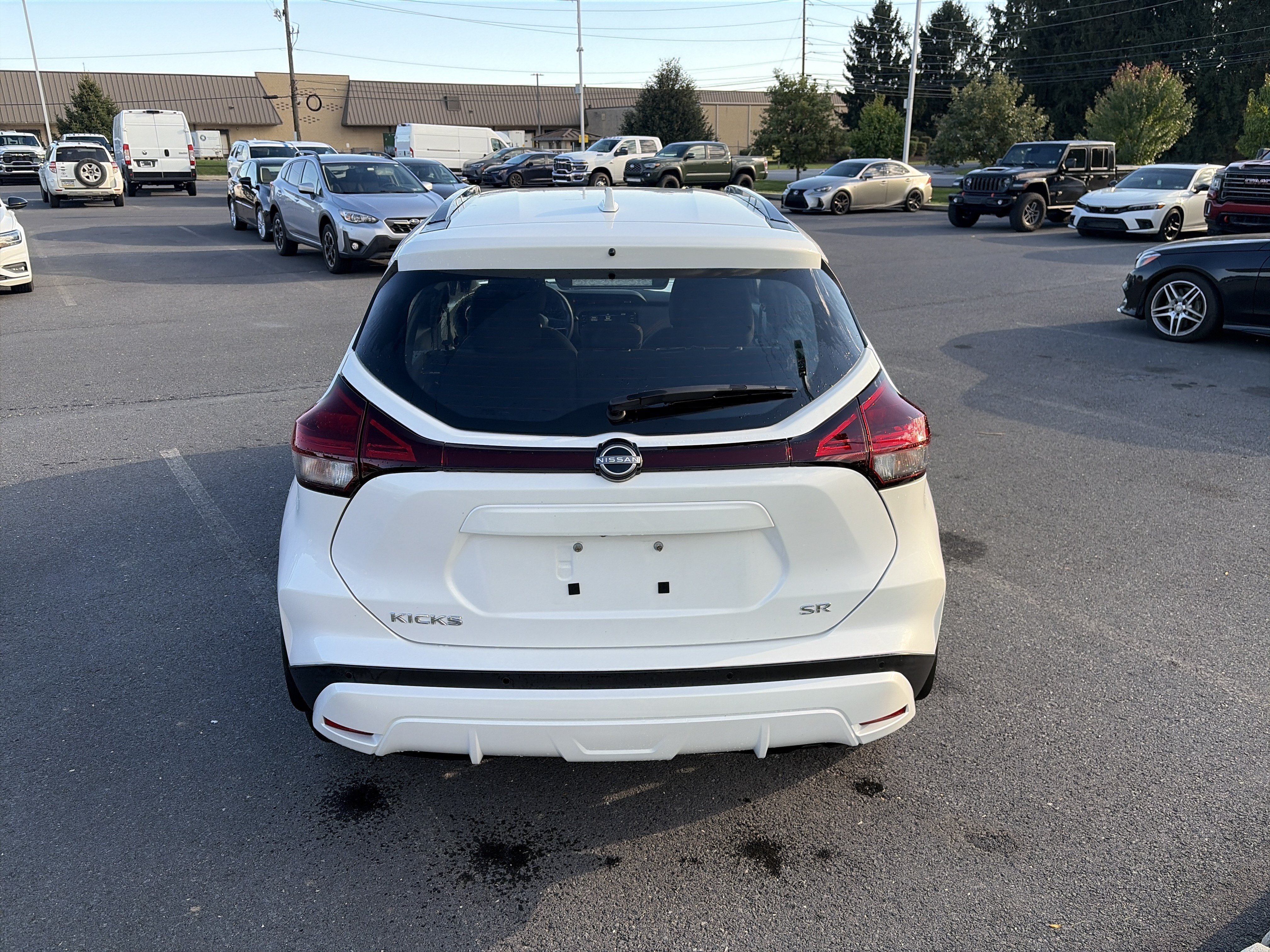 Used 2023 Nissan Kicks SR FWD image 6