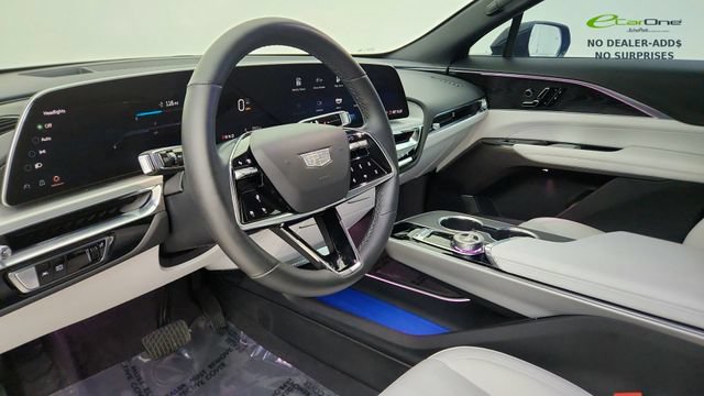 Used 2025 Cadillac Lyriq Luxury w/ LPO, Floor Liner Package RWD image 21