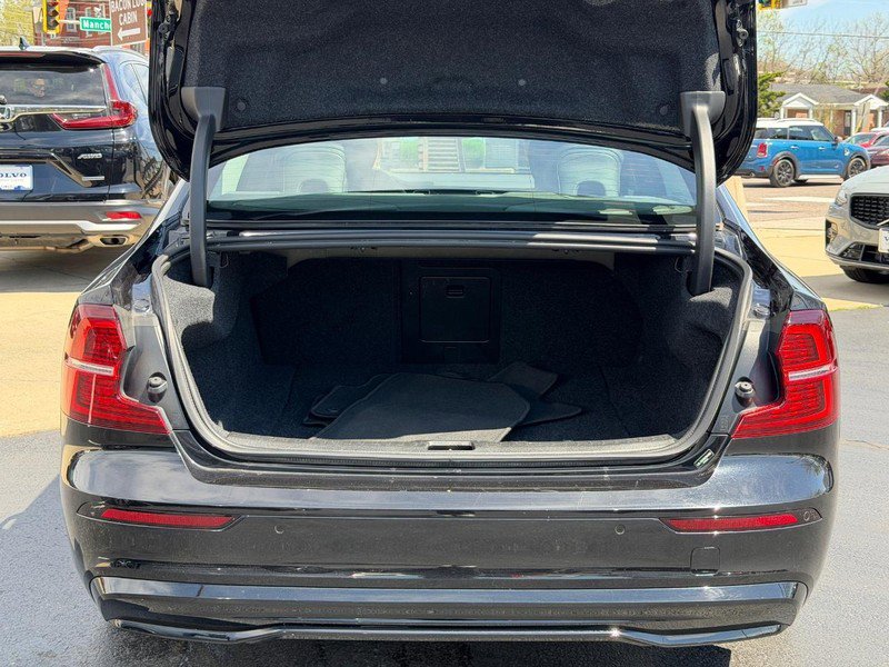 Certified 2025 Volvo S60 B5 Plus image 5