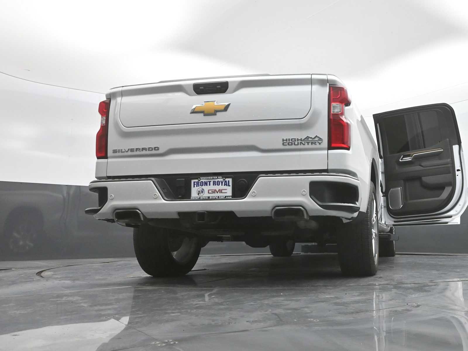 Used 2024 Chevrolet Silverado 1500 High Country w/ High Country Premium Package AWD/4WD image 52
