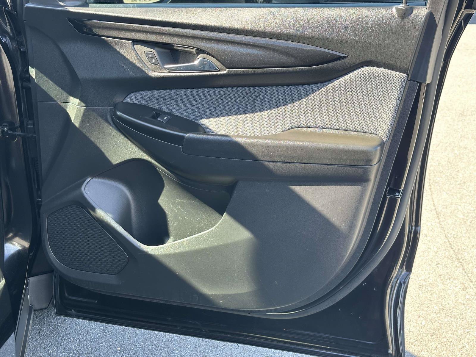Used 2025 Chevrolet TrailBlazer LT AWD/4WD image 29