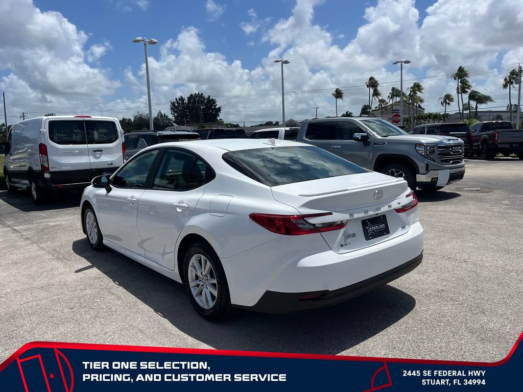 Used 2025 Toyota Camry LE FWD image 5