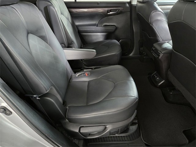 Used 2021 Toyota Highlander Platinum image 21