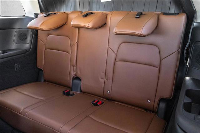 Used 2023 Nissan Pathfinder Platinum image 23