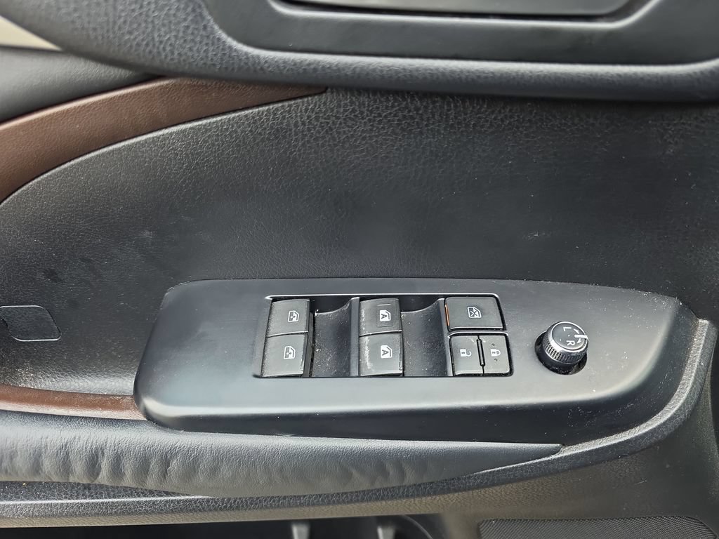 Used 2014 Toyota Highlander XLE AWD/4WD image 18