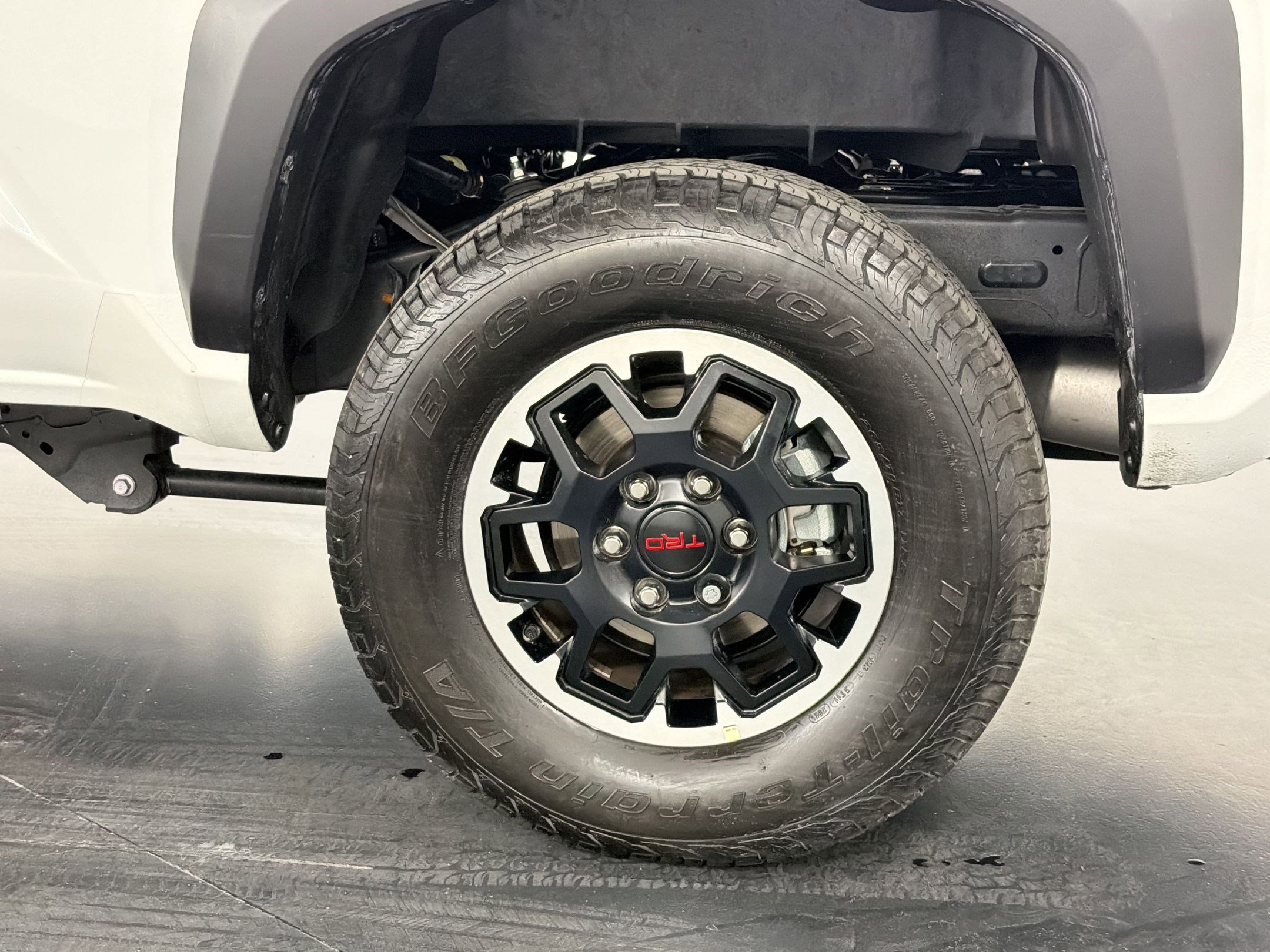 Used 2025 Toyota Tacoma TRD Off-Road image 28