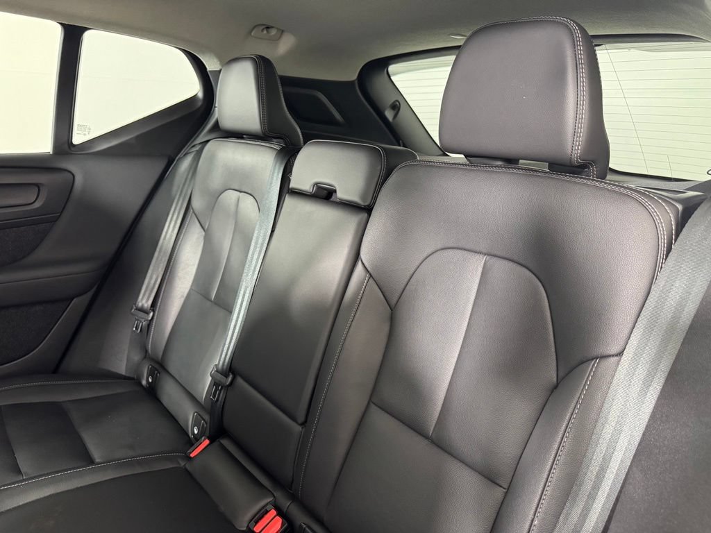 Certified 2024 Volvo XC40 B5 Plus w/ Climate Package AWD/4WD image 14