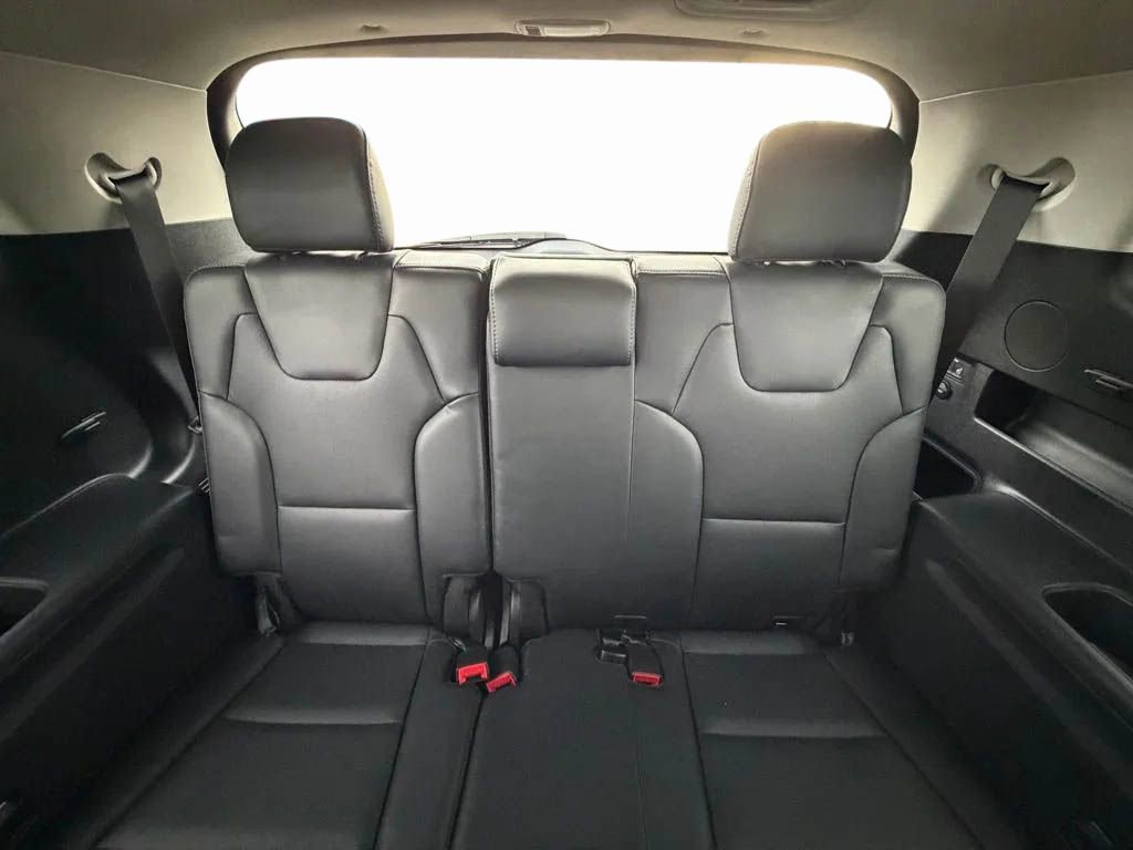 Used 2024 Kia Telluride LX image 35