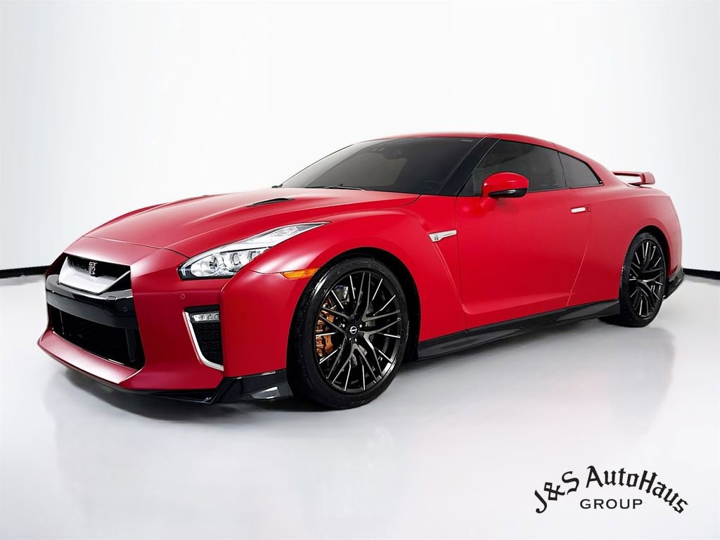Used 2023 Nissan GT-R Premium w/ Premium Interior Package image 3