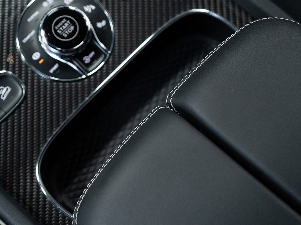 Used 2025 Bentley Bentayga Extended Wheelbase image 34
