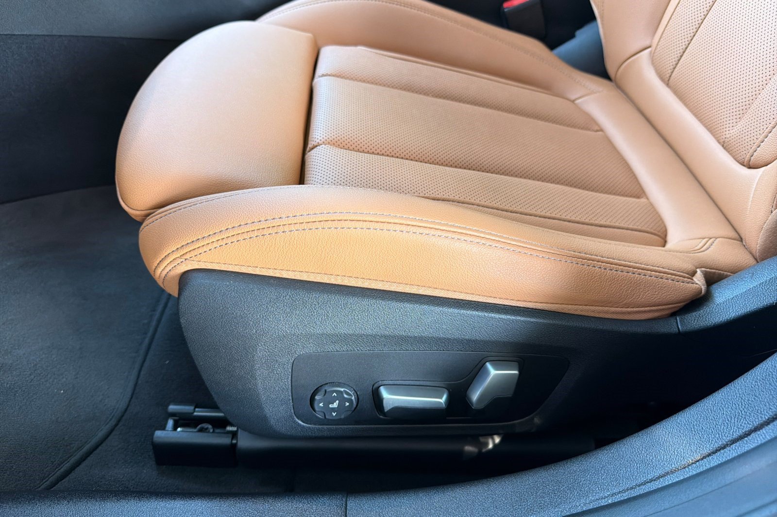 Certified 2023 BMW i4 eDrive40 w/ Premium Package RWD image 14