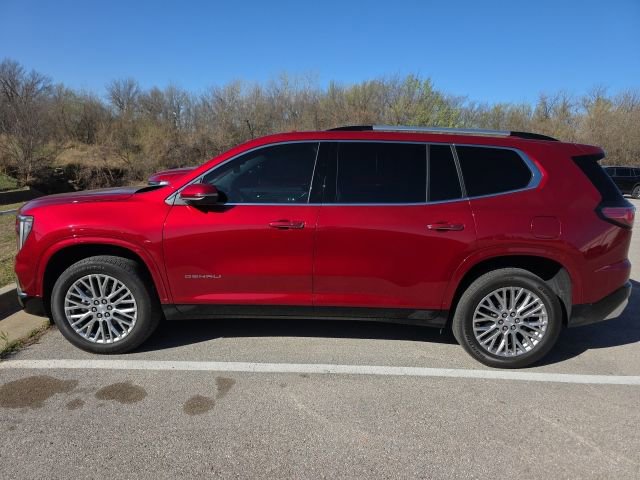 Used 2024 GMC Acadia Denali image 2