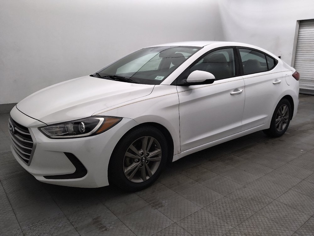 Used 2018 Hyundai Elantra SEL w/ Cargo Package FWD image 2