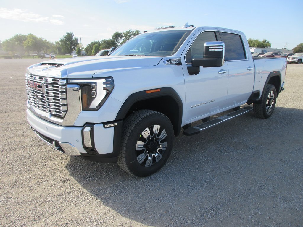 New 2026 GMC Sierra 2500 Denali w/ Denali Reserve Package image 11