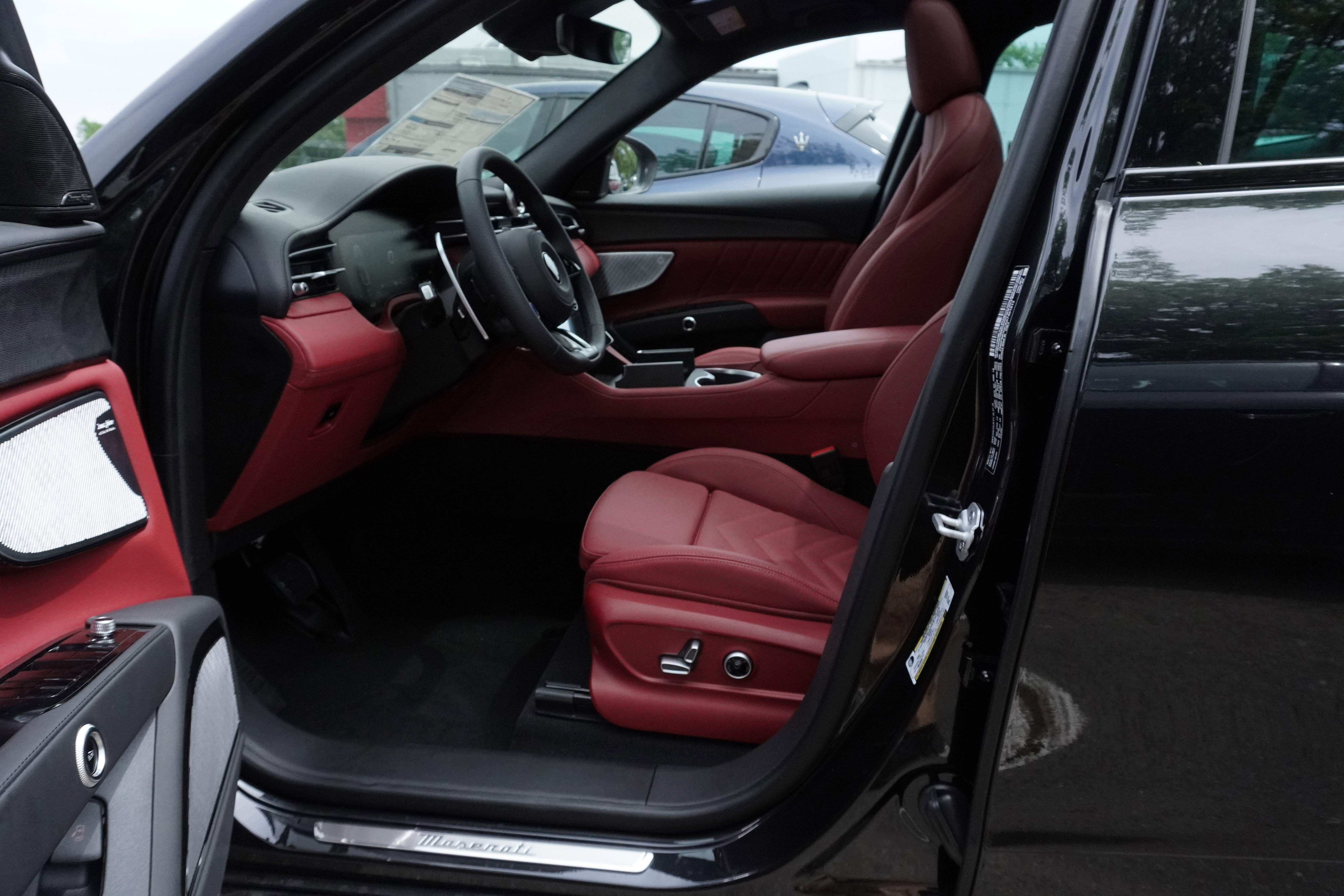 New 2025 Maserati Grecale Trofeo image 17