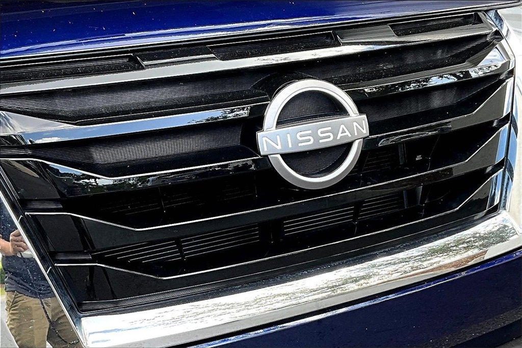 Used 2024 Nissan Pathfinder SV image 31