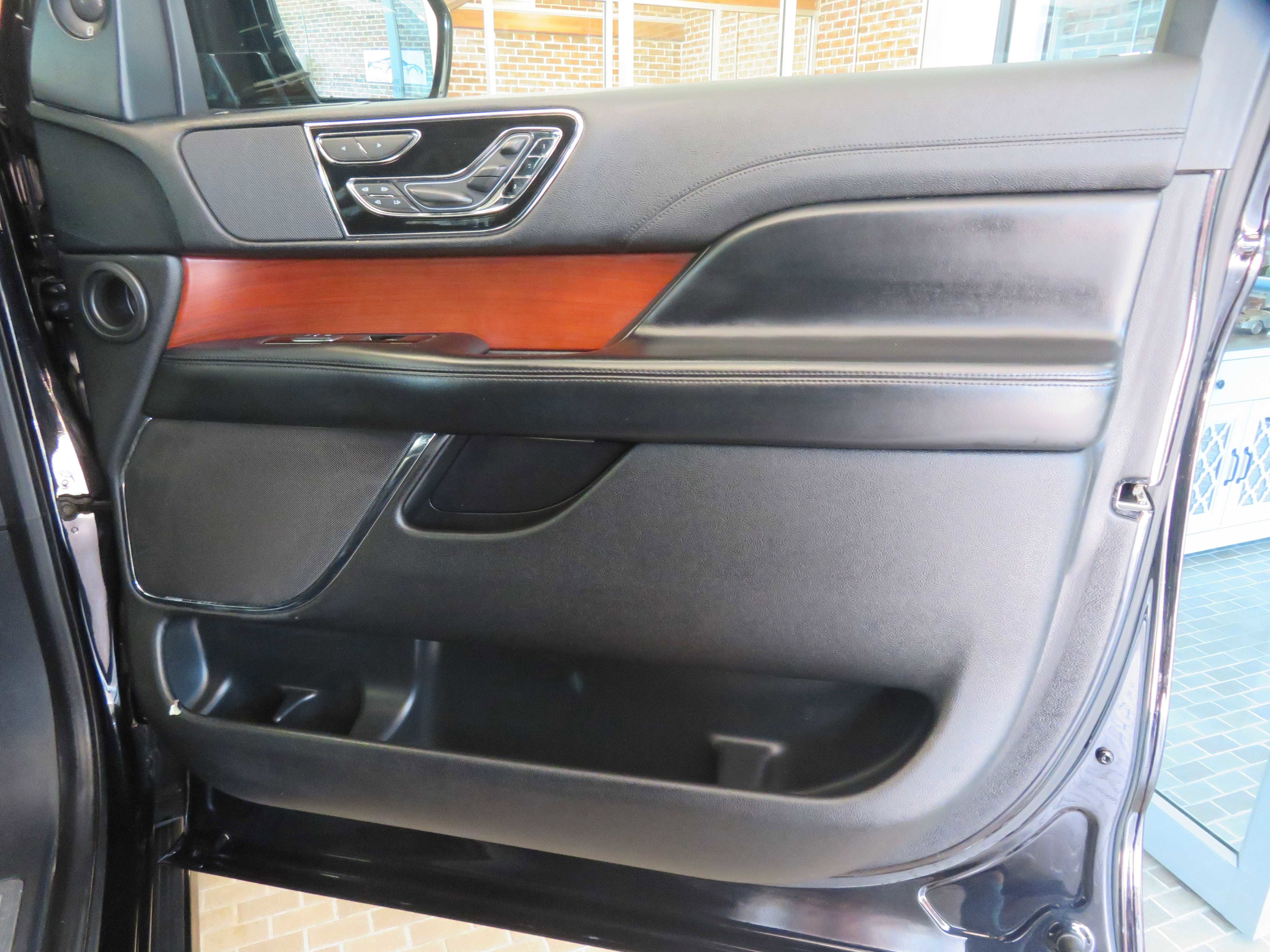 Used 2020 Lincoln Navigator L Reserve image 22
