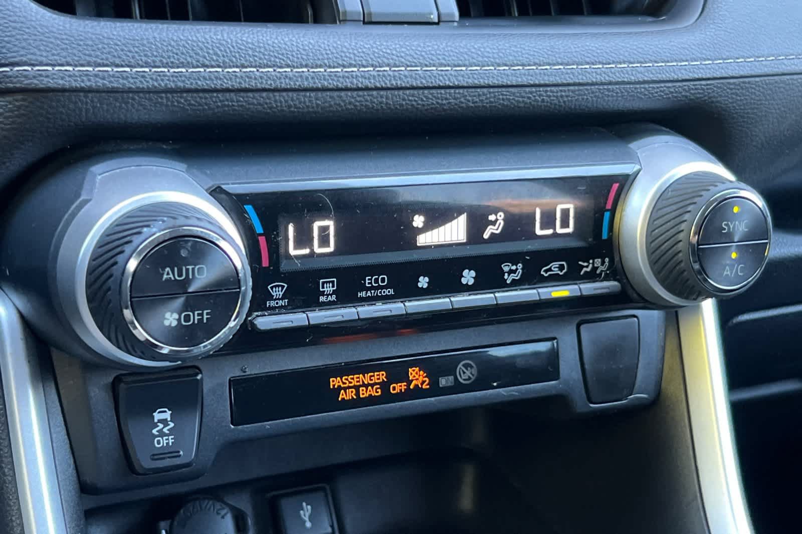 Certified 2021 Toyota RAV4 LE AWD/4WD image 22