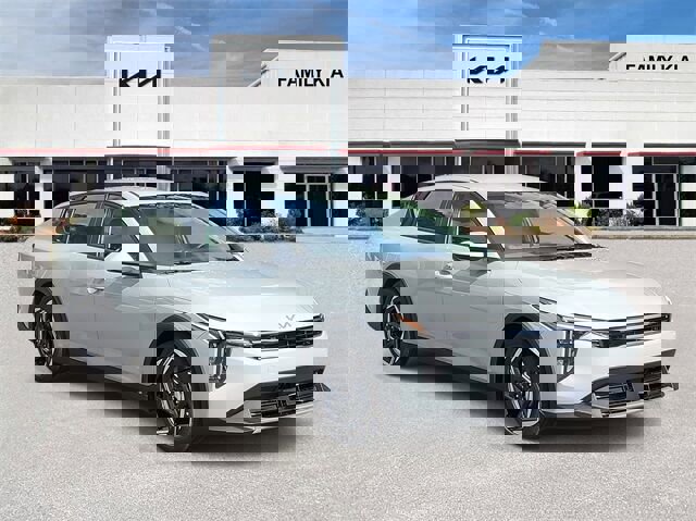 New 2025 Kia K4 EX