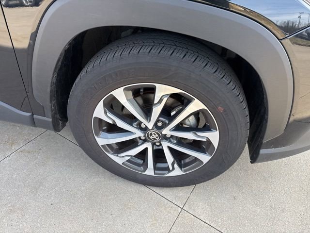 Used 2025 Toyota Corolla Cross XLE image 10