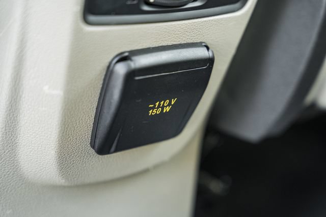 Used 2017 Ford Escape Titanium FWD image 33