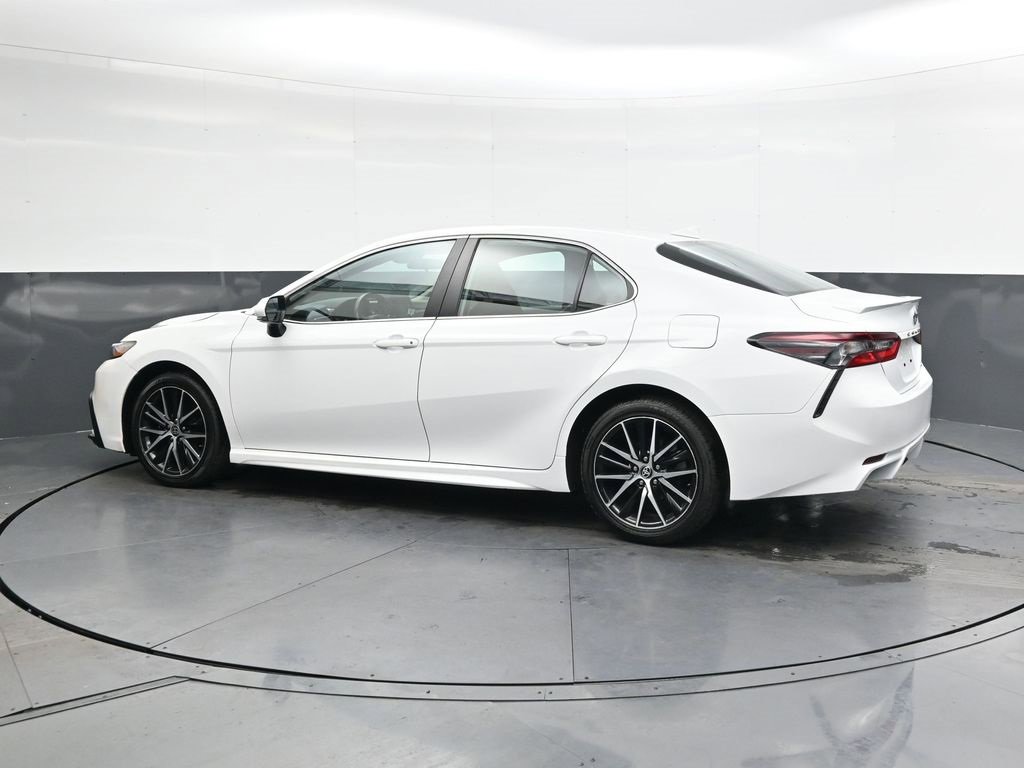 Used 2024 Toyota Camry SE image 7