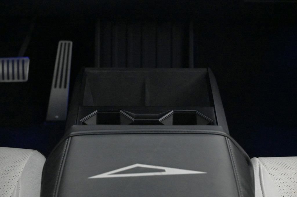 Used 2024 Tesla Cybertruck AWD Crew Cab image 12