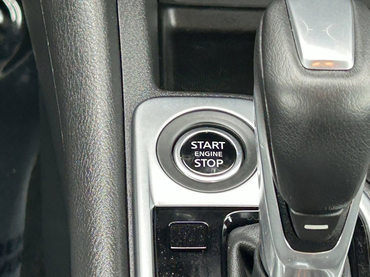 Certified 2025 Nissan Sentra SR image 23