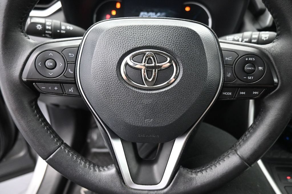 Used 2021 Toyota RAV4 XSE AWD/4WD image 16