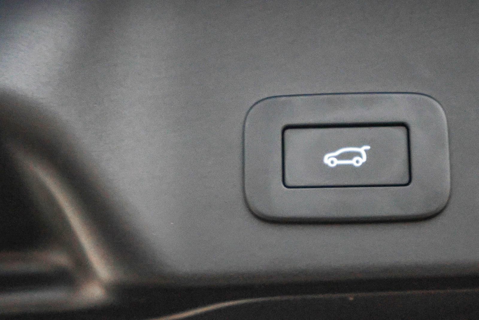 Certified 2023 Land Rover Range Rover Evoque SE image 28