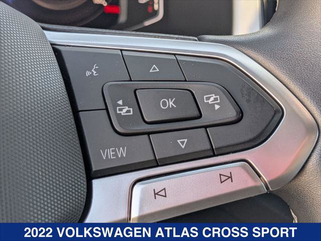 Used 2022 Volkswagen Atlas Cross Sport SE w/ Black Wheel Package AWD/4WD image 15
