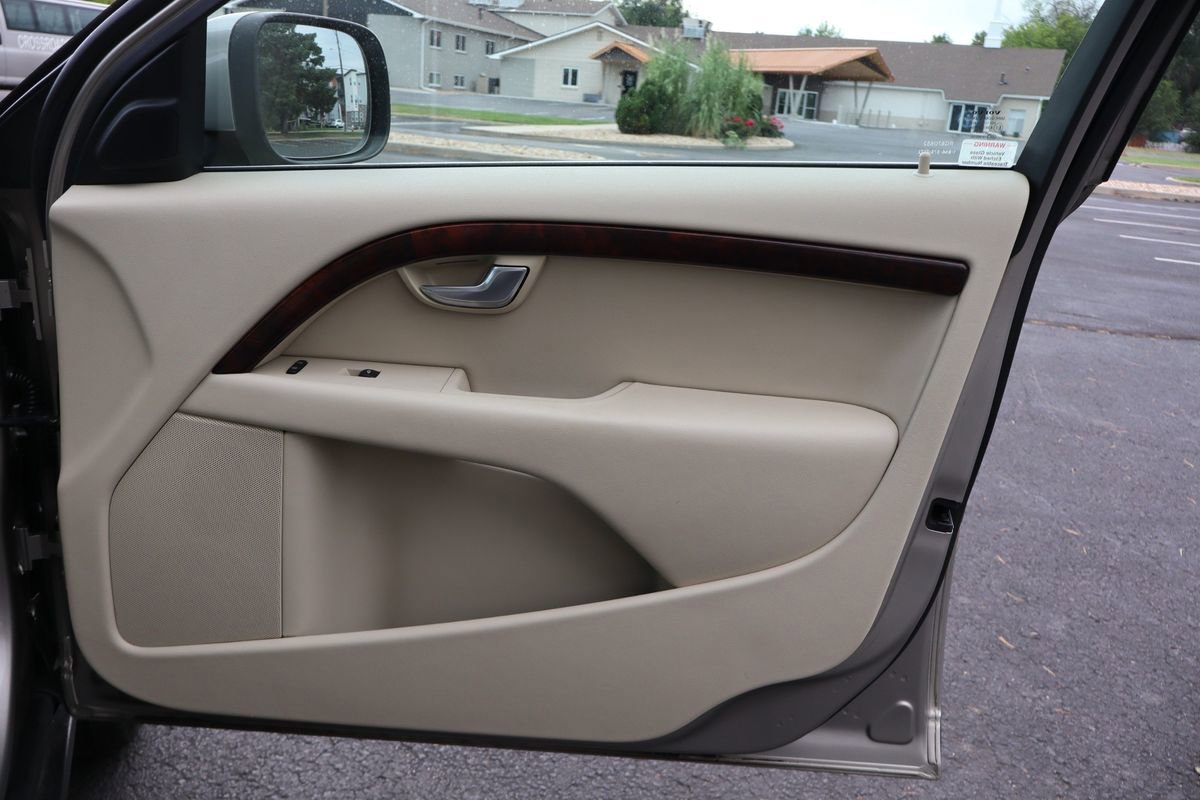 Used 2011 Volvo XC70 T6 image 26