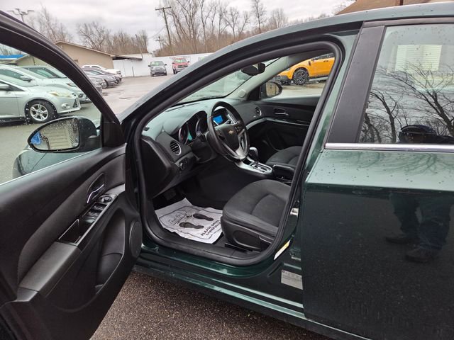 Used 2014 Chevrolet Cruze LT FWD image 11