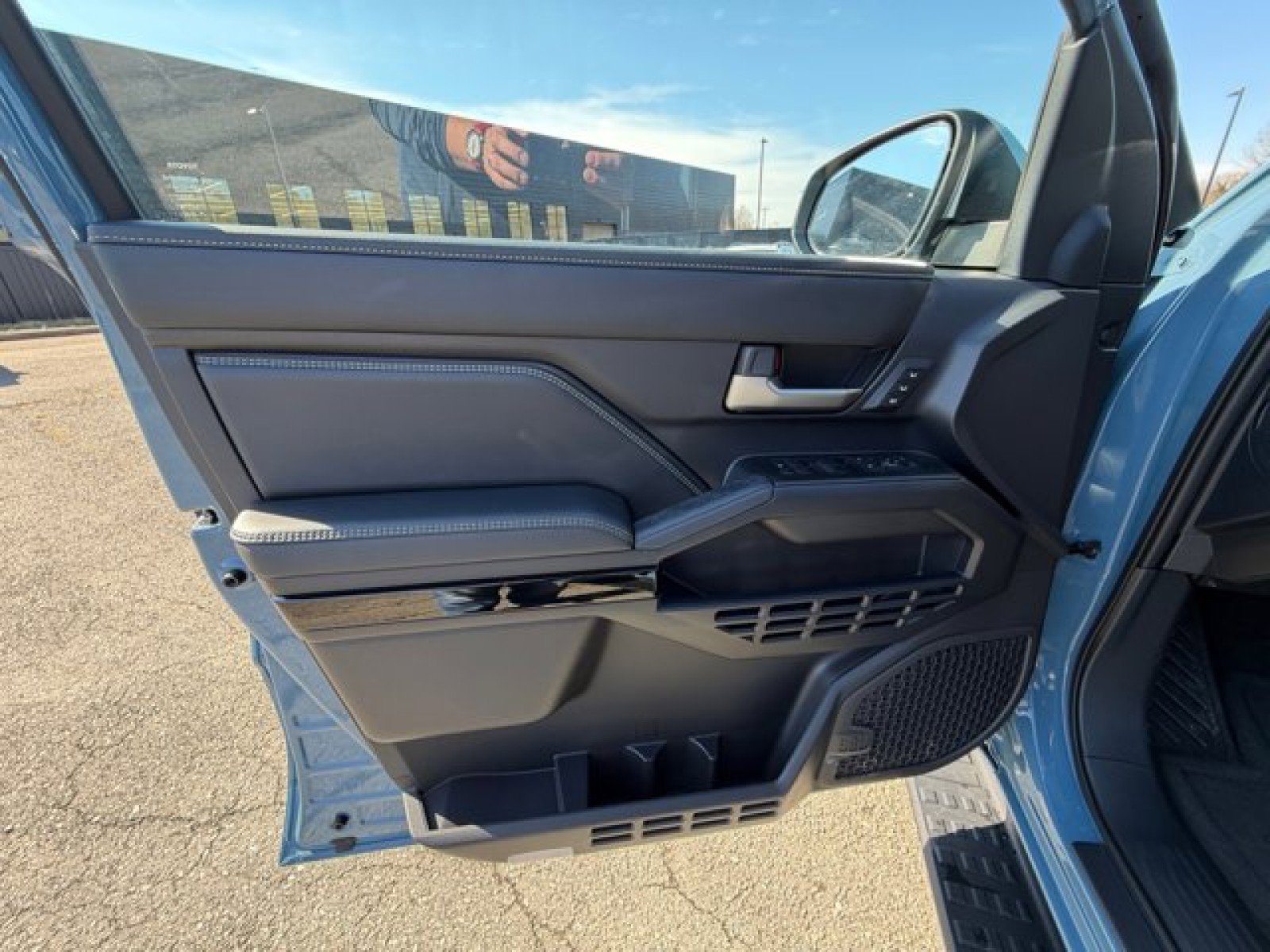 Used 2025 Toyota 4Runner Limited image 21